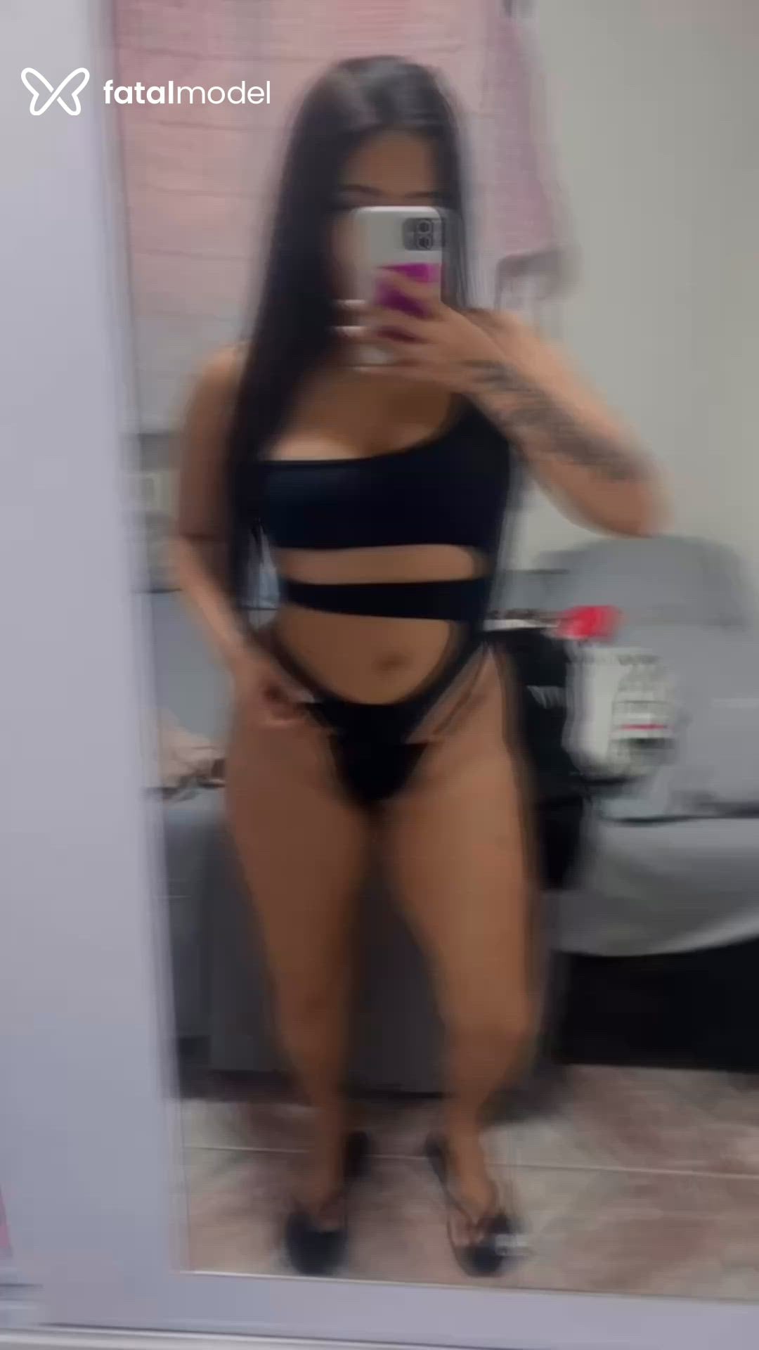 Acompanhante mulher morena (o) de olhos castanhos - Livia
