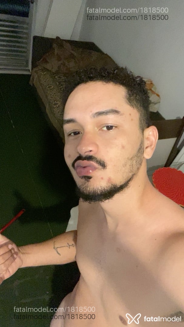 Acompanhante homem morena (o) de olhos pretos - Bryan Castro