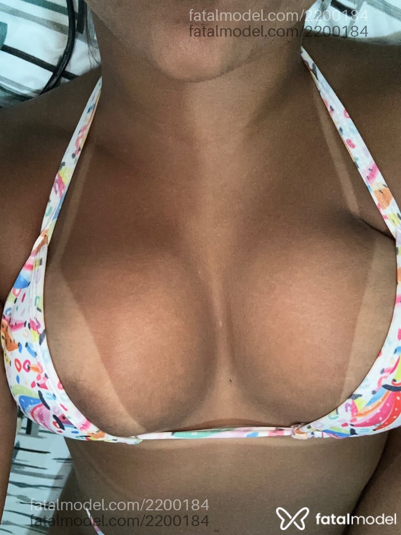 Acompanhante mulher morena (o) de olhos pretos - Maserati