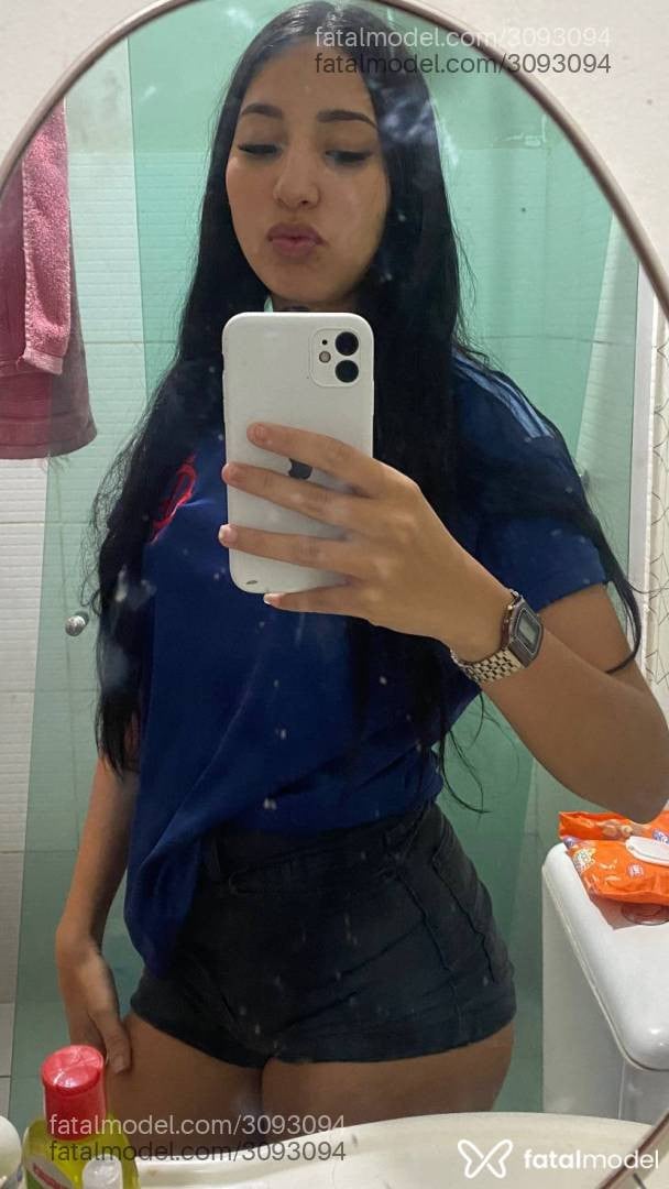 Acompanhante mulher morena (o) de olhos pretos - Maria Eduarda