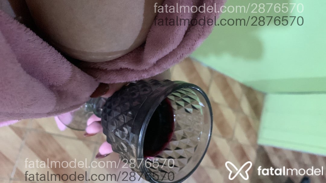 Acompanhante mulher morena (o) de olhos castanhos - Meline Castro