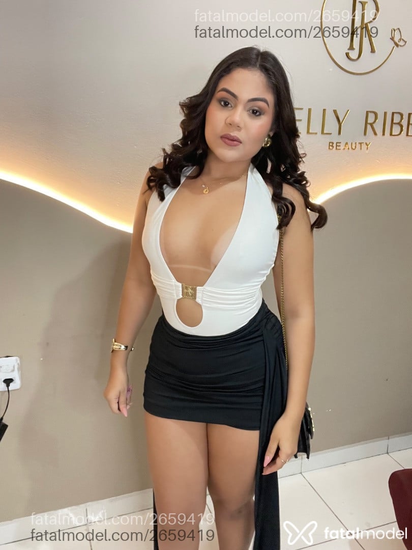Acompanhante mulher com cabelo castanho de olhos castanhos - ângela Acompanhante mulher com cabelo castanho de olhos castanhos - ângela