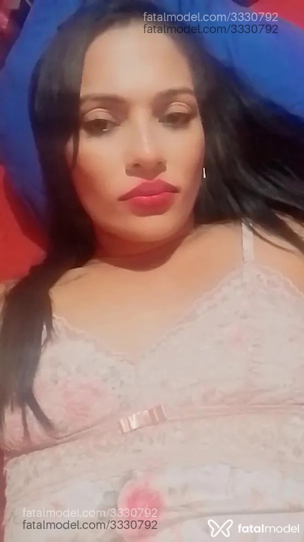 Acompanhante mulher com cabelo castanho de olhos castanhos - Lenny