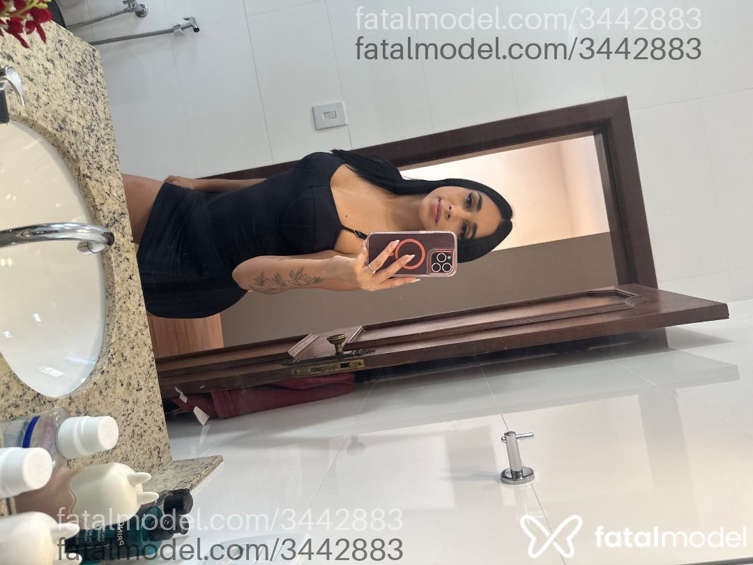 Acompanhante mulher morena (o) de olhos castanhos - Angel Moretti