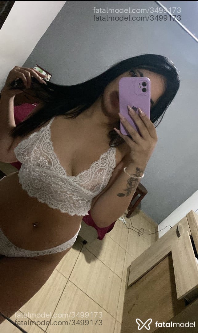 Acompanhante mulher morena (o) de olhos pretos - Bianca Menezas