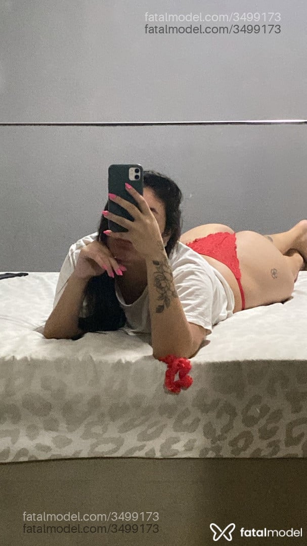 Acompanhante mulher morena (o) de olhos pretos - Bianca Menezas