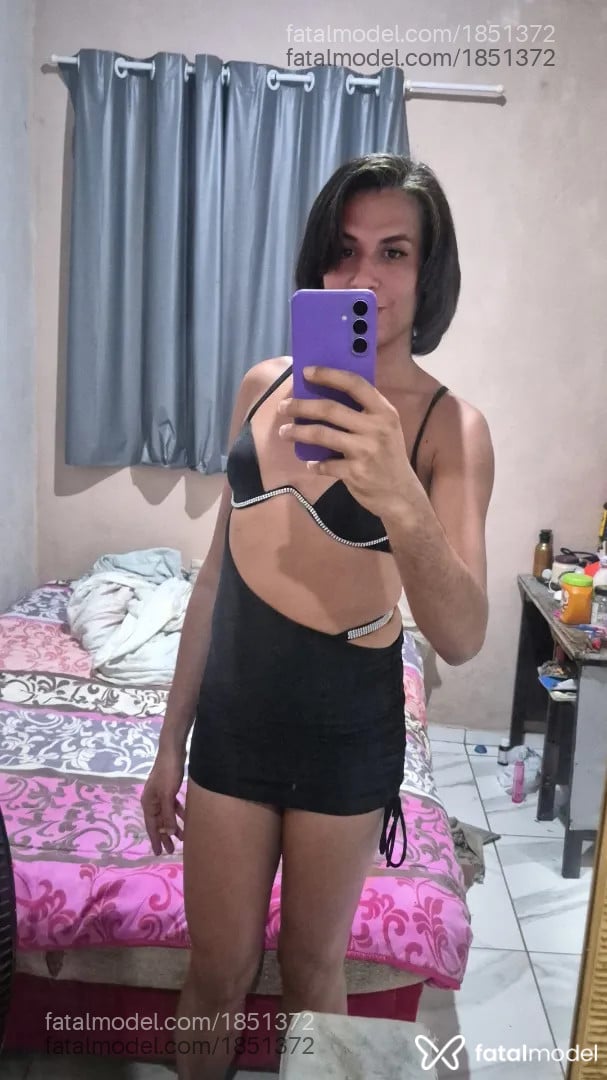 Acompanhante mulher trans morena (o) de olhos pretos - Nycolle Nakamura