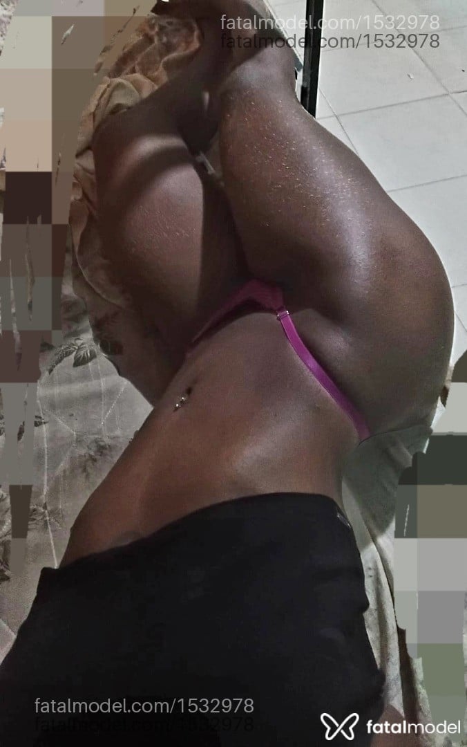 Acompanhante mulher morena (o) de olhos pretos - DESCUBRA