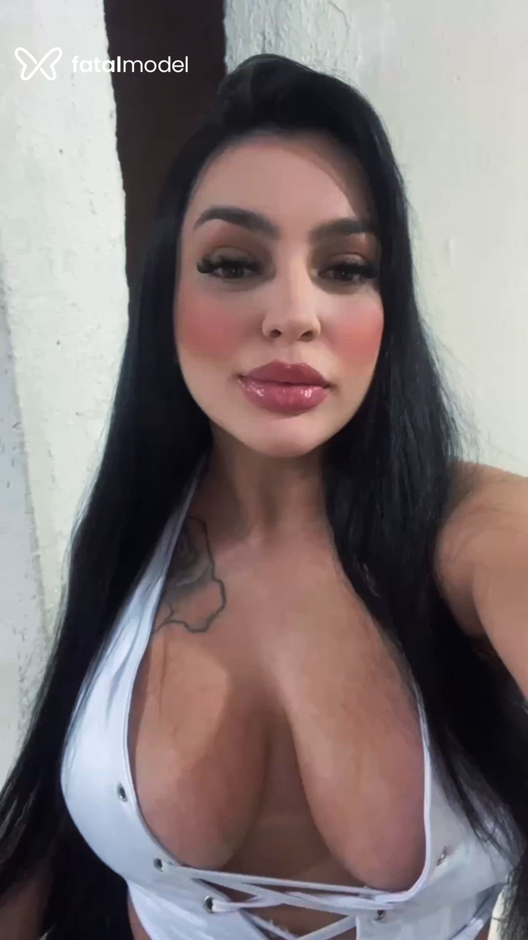 Acompanhante mulher morena (o) de olhos castanhos - Laah