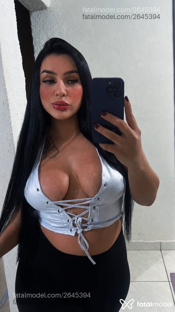 Acompanhante mulher morena (o) de olhos castanhos - Laah