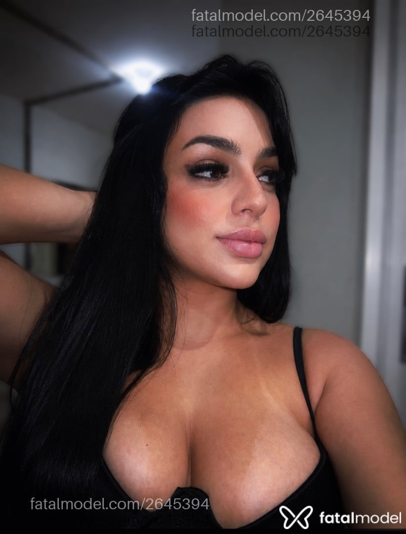 Acompanhante mulher morena (o) de olhos castanhos - Laah