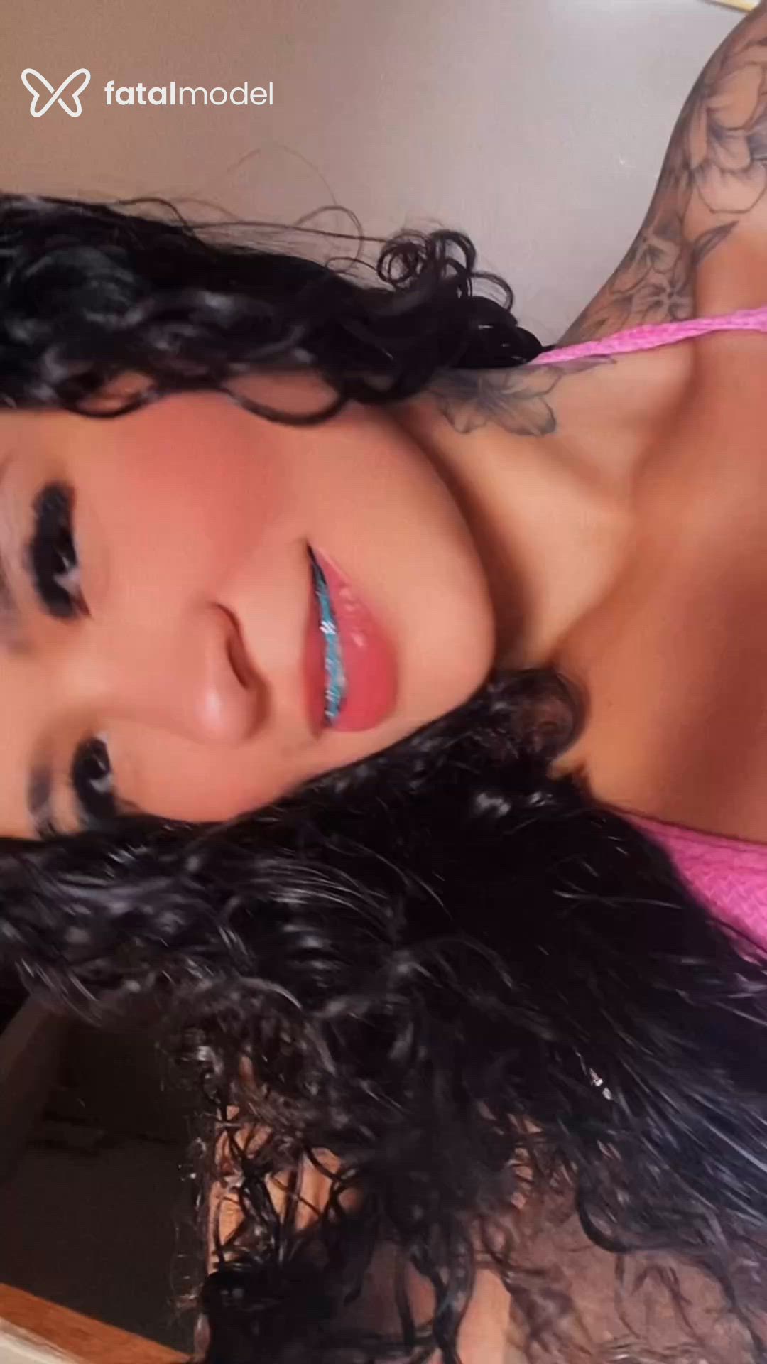 Acompanhante mulher morena (o) de olhos pretos - Barbara