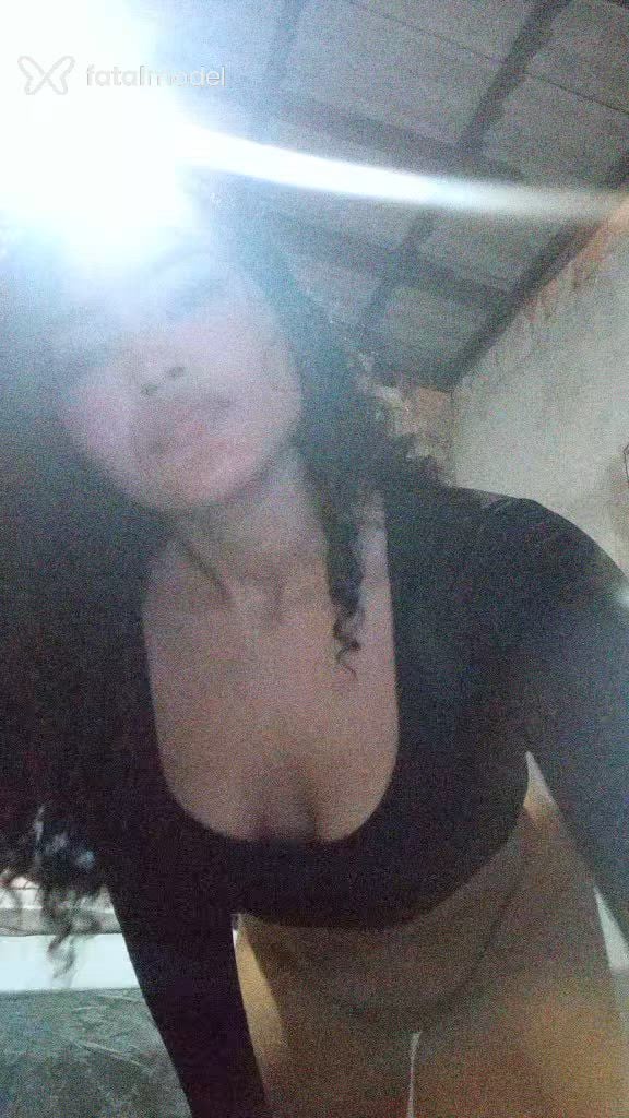 Acompanhante mulher morena (o) de olhos cinza - Olivia Alencar Acompanhante mulher morena (o) de olhos cinza - Olivia Alencar