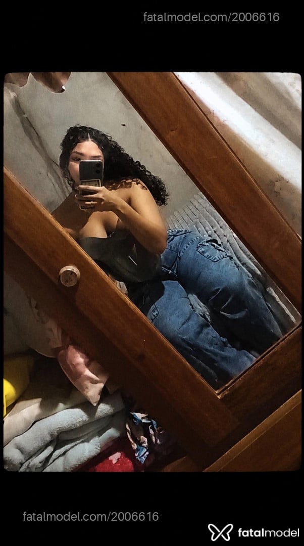 Acompanhante mulher morena (o) de olhos cinza - Olivia Alencar