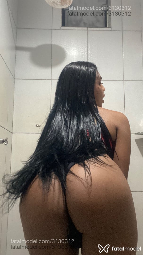 Acompanhante mulher trans morena (o) de olhos pretos - Dany Albuq