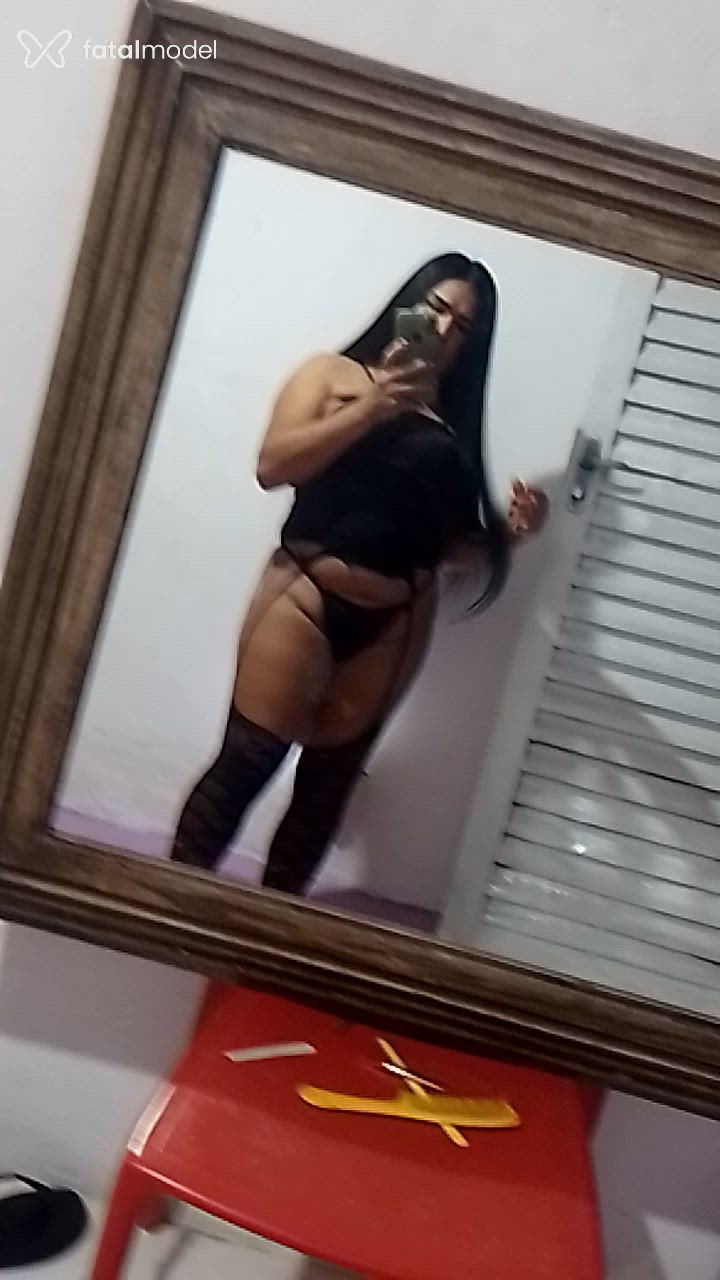Acompanhante mulher trans morena (o) de olhos pretos - Nandinha