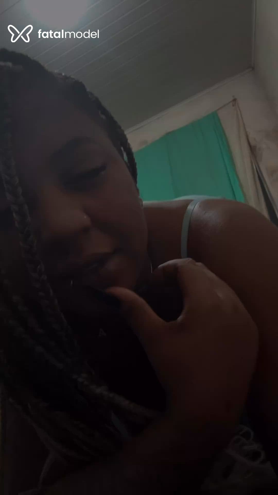 Acompanhante mulher com cabelo castanho de olhos castanhos - Izabely