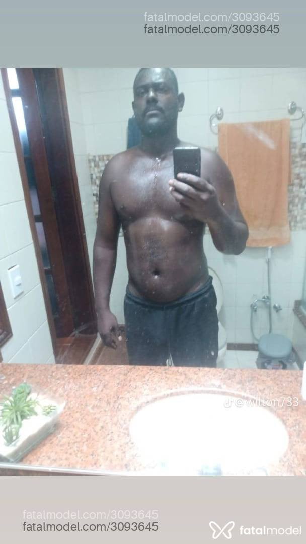 Acompanhante homem morena (o) de olhos pretos em Volta Redonda - Wesley