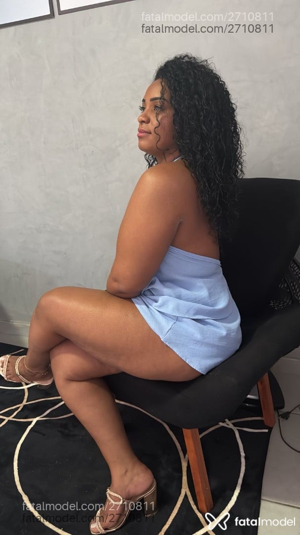 Acompanhante mulher morena (o) de olhos castanhos - Liz