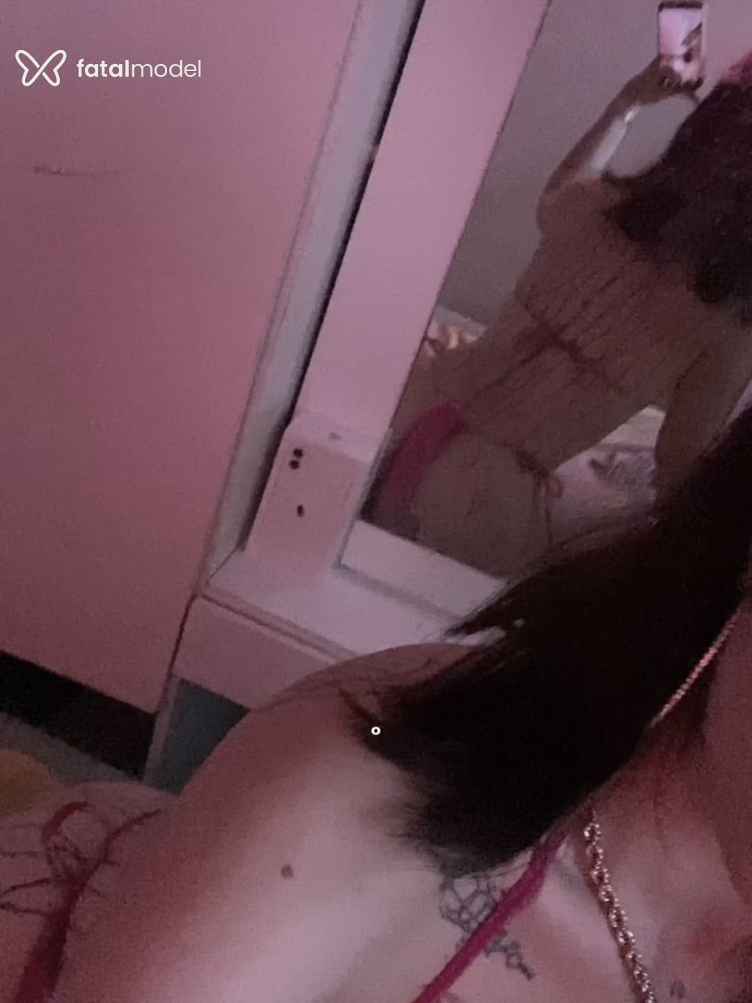 Acompanhante mulher morena (o) de olhos verdes - Hihi Acompanhante mulher morena (o) de olhos verdes - Hihi