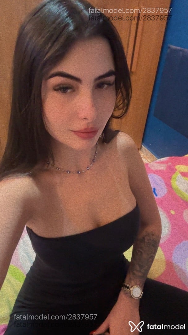 Acompanhante mulher com cabelo castanho de olhos mel - Carol