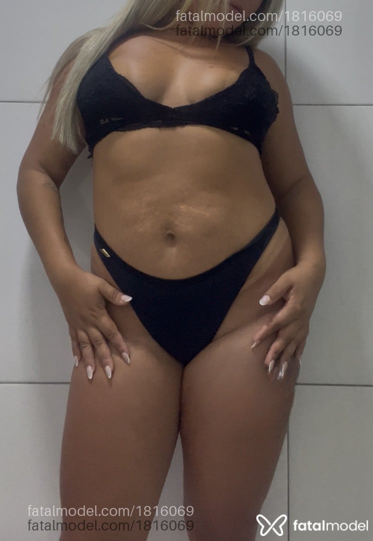 Acompanhante mulher loira (o) de olhos castanhos - Ster Souza Acompanhante mulher loira (o) de olhos castanhos - Ster Souza