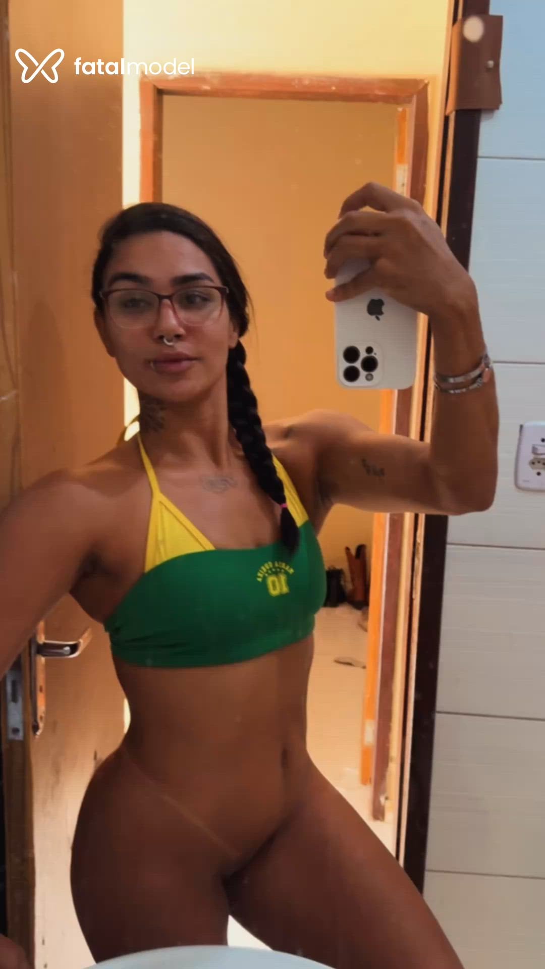 Acompanhante mulher morena (o) de olhos castanhos - Sarah Ferreira