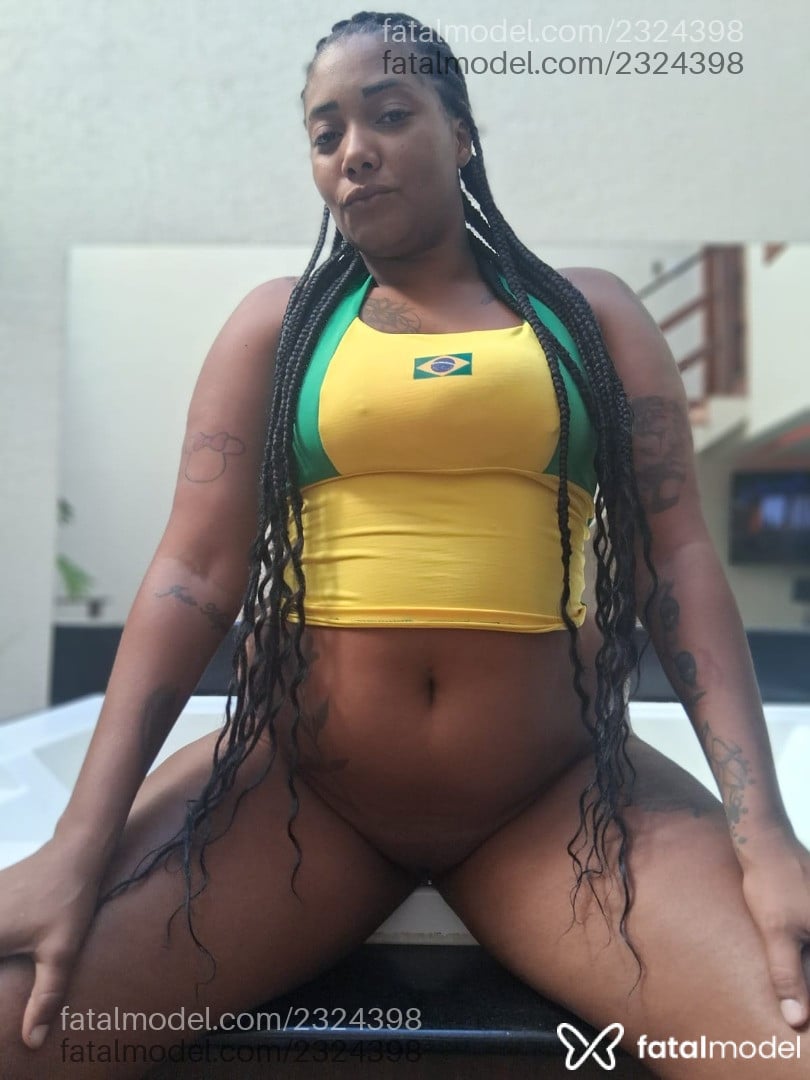 Acompanhante mulher morena (o) de olhos pretos - Jade Amaral