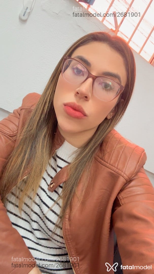 Acompanhante mulher trans morena (o) de olhos castanhos - Pati