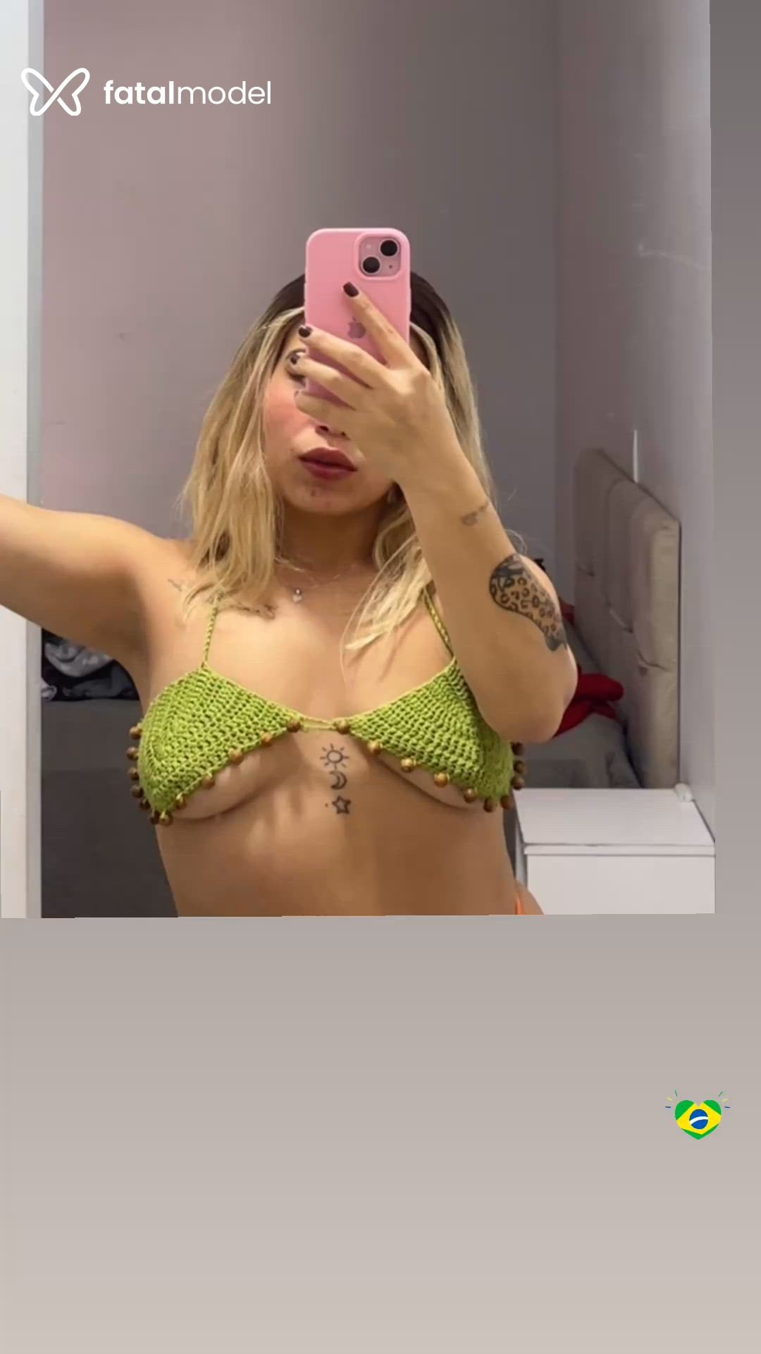Acompanhante mulher loira (o) de olhos verdes - Novisca Acompanhante mulher loira (o) de olhos verdes - Novisca