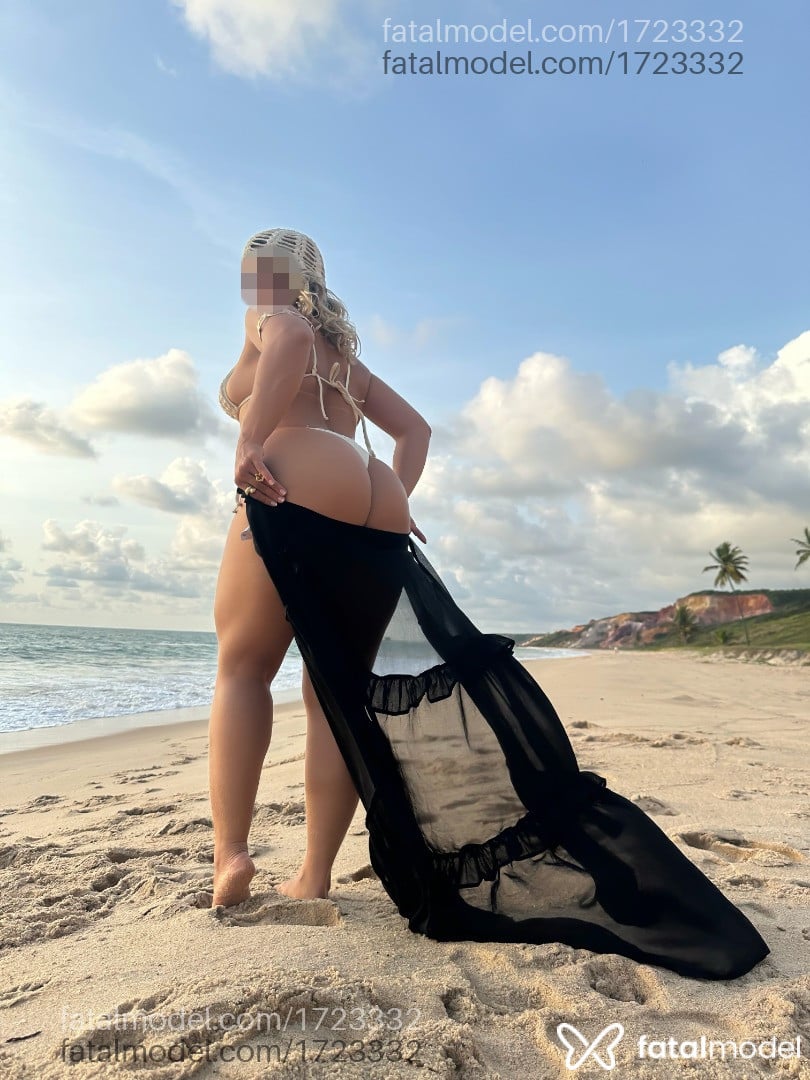 Acompanhante mulher loira (o) de olhos castanhos - Bianca Muller
