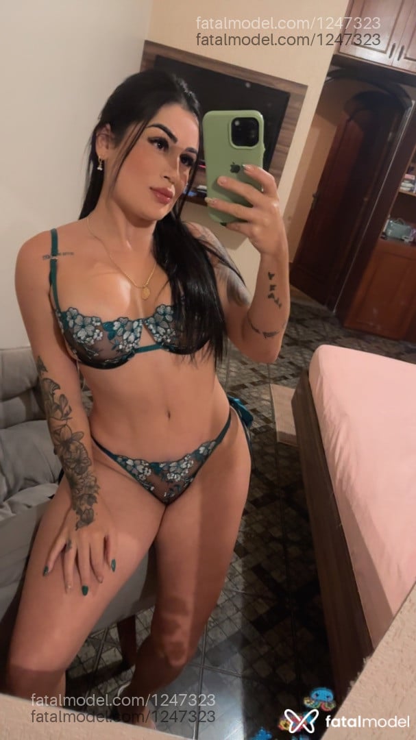 Acompanhante mulher morena (o) de olhos castanhos - Debora Ferreira
