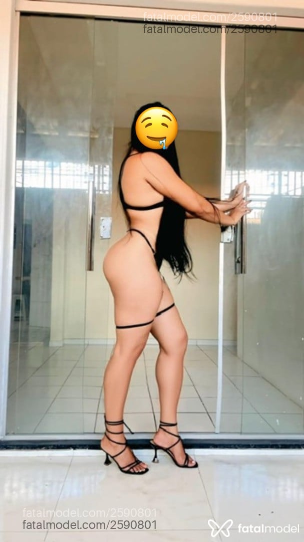 Acompanhante mulher morena (o) de olhos pretos - Emily
