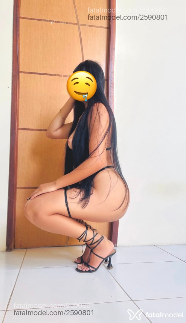 Acompanhante mulher morena (o) de olhos pretos - Emily