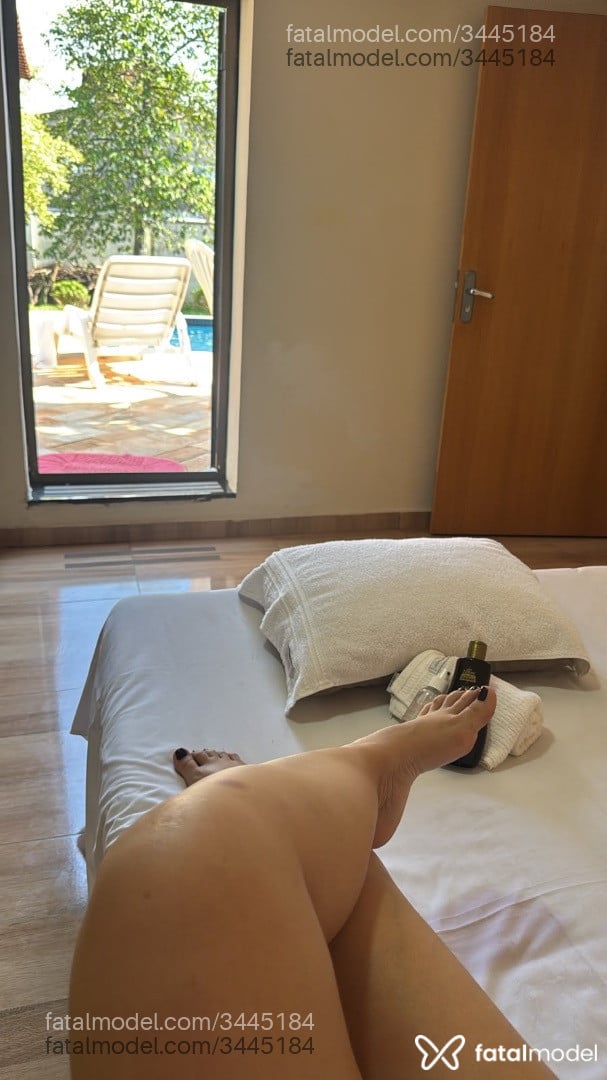 Acompanhante mulher com cabelo castanho de olhos castanhos - Priscila alburquer