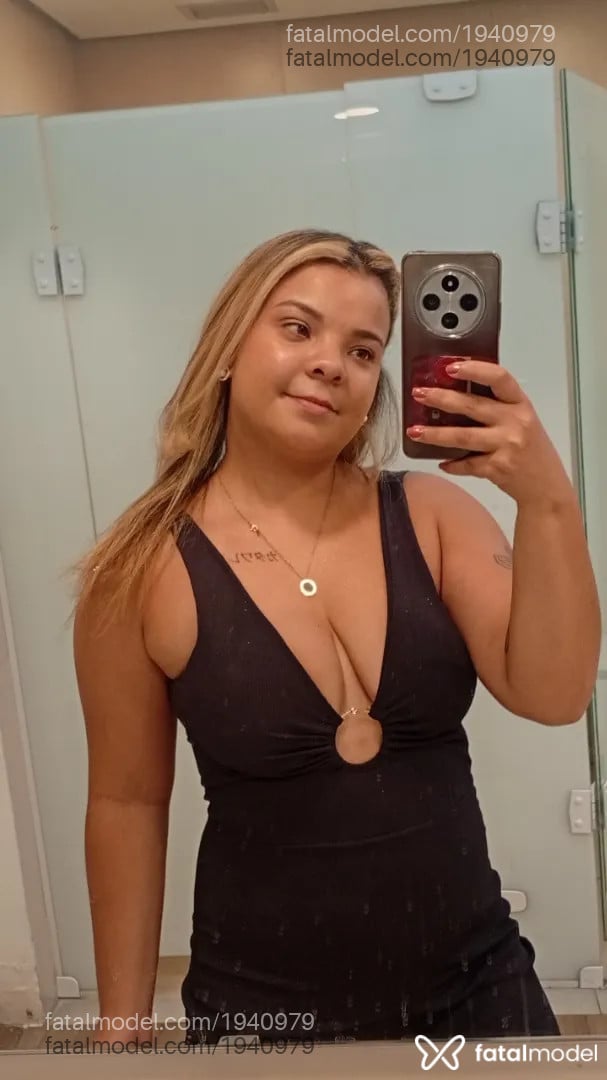 Acompanhante mulher com cabelo castanho de olhos mel - Gabi