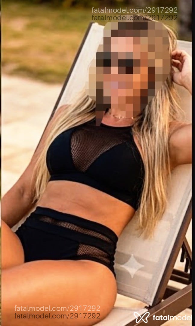 Acompanhante mulher loira (o) de olhos castanhos - Bia Moraes