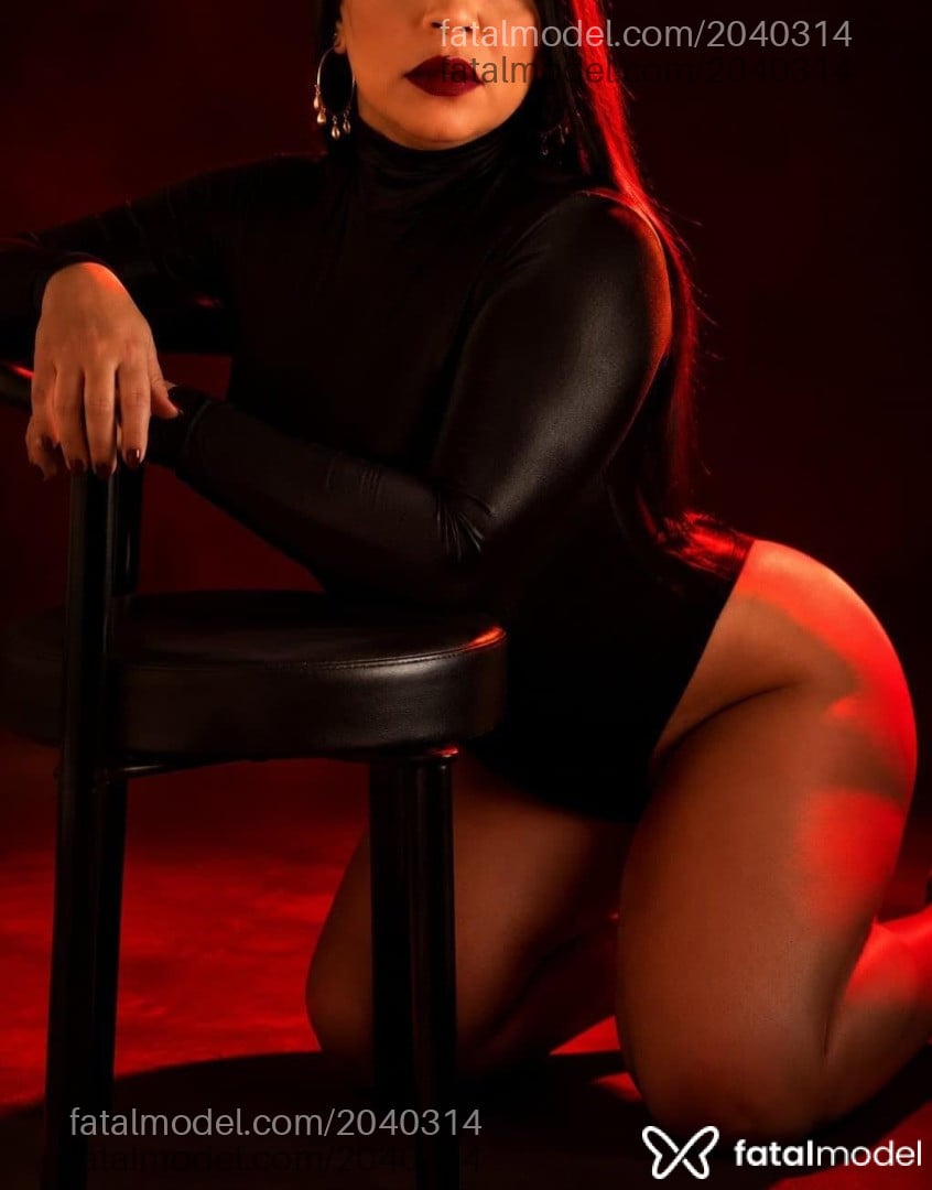 Acompanhante mulher morena (o) de olhos castanhos - Hanny