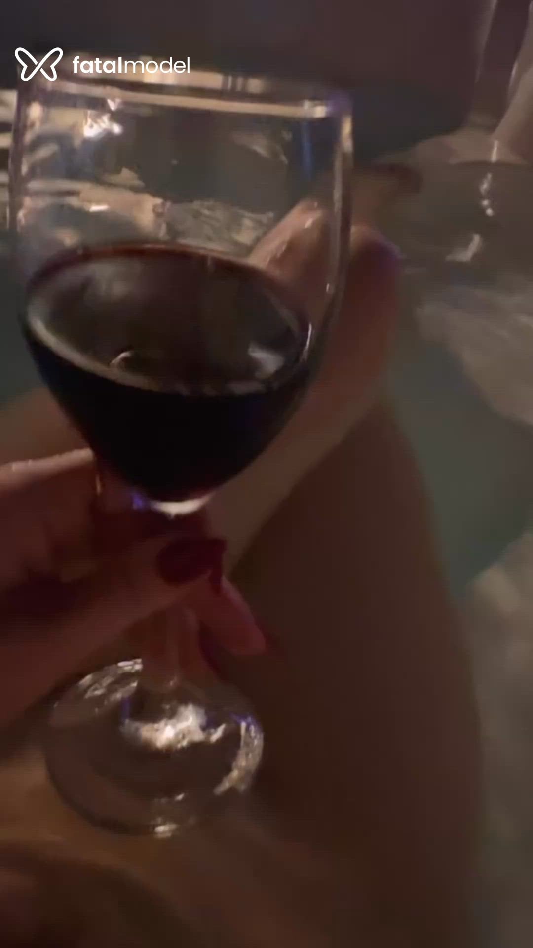 Acompanhante mulher com cabelo castanho de olhos verdes - Nicole