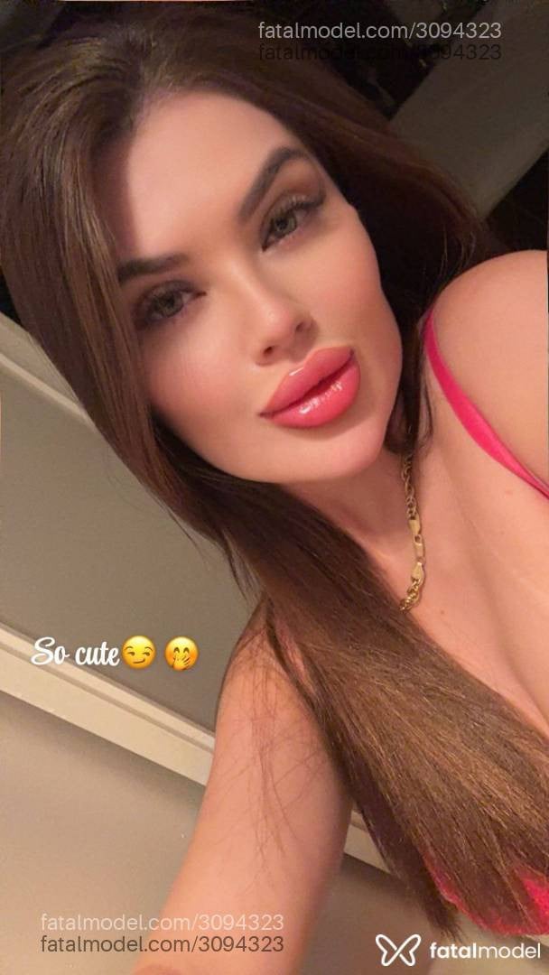 Acompanhante mulher com cabelo castanho de olhos verdes em Foz do Iguaçu - Nicole