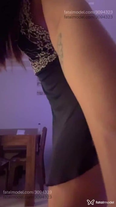 Acompanhante mulher com cabelo castanho de olhos verdes - Nicole