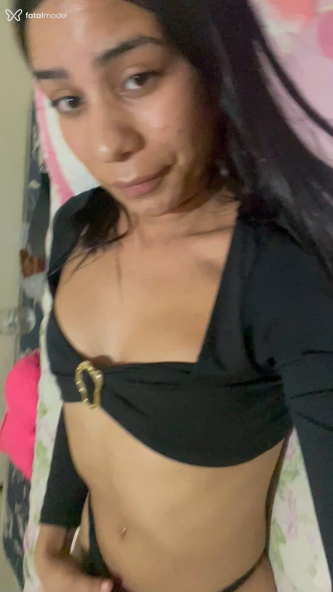 Acompanhante mulher trans morena (o) de olhos castanhos - Alanna Gaby