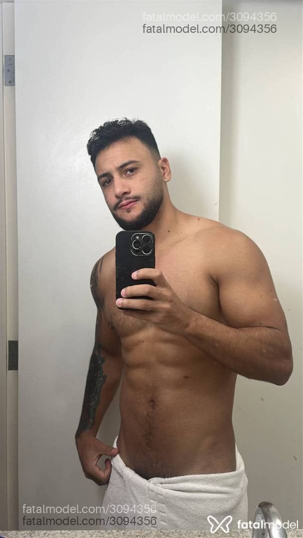 Acompanhante homem morena (o) de olhos castanhos - Wesley
