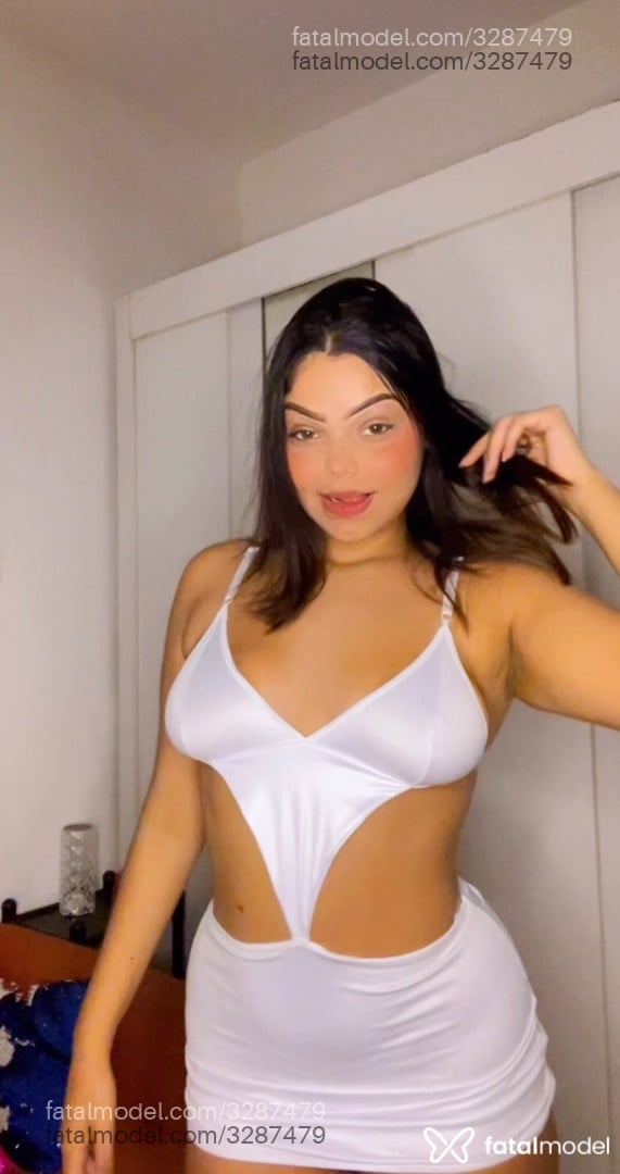 Acompanhante mulher com cabelo castanho de olhos mel - Vitória Sabrine
