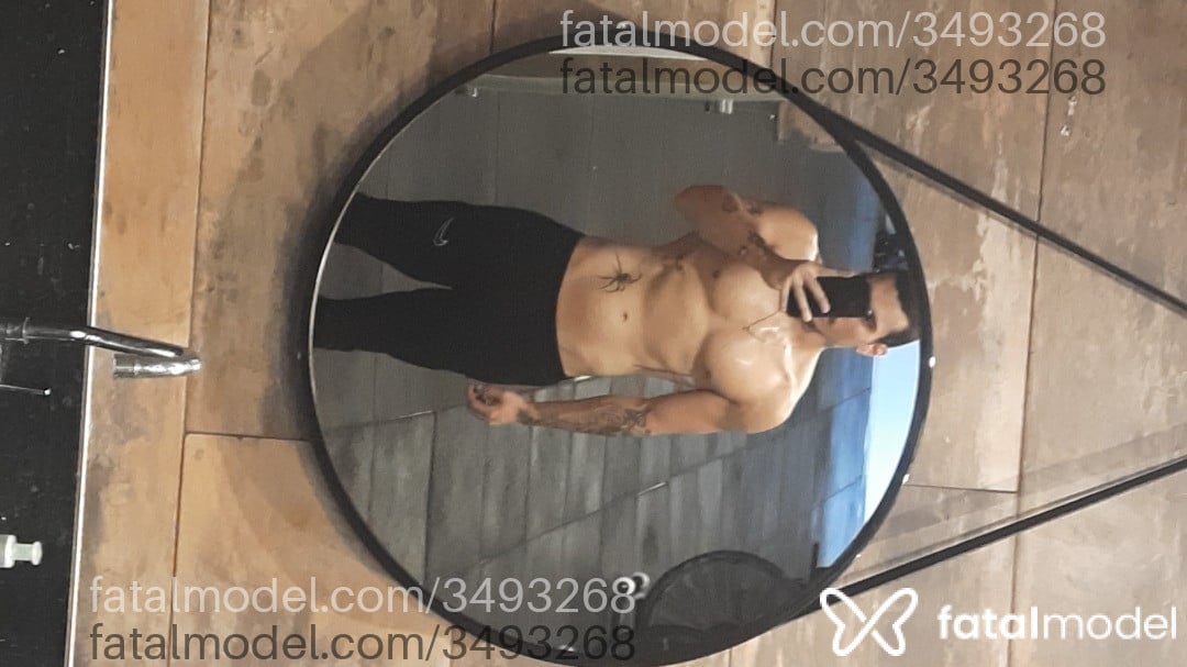 Acompanhante homem com cabelo castanho de olhos castanhos - Ryan Ortega Acompanhante homem com cabelo castanho de olhos castanhos - Ryan Ortega