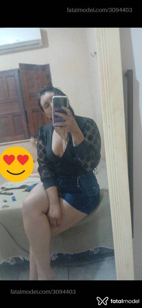 Acompanhante mulher com cabelo castanho de olhos castanhos - Yannie Acompanhante mulher com cabelo castanho de olhos castanhos - Yannie