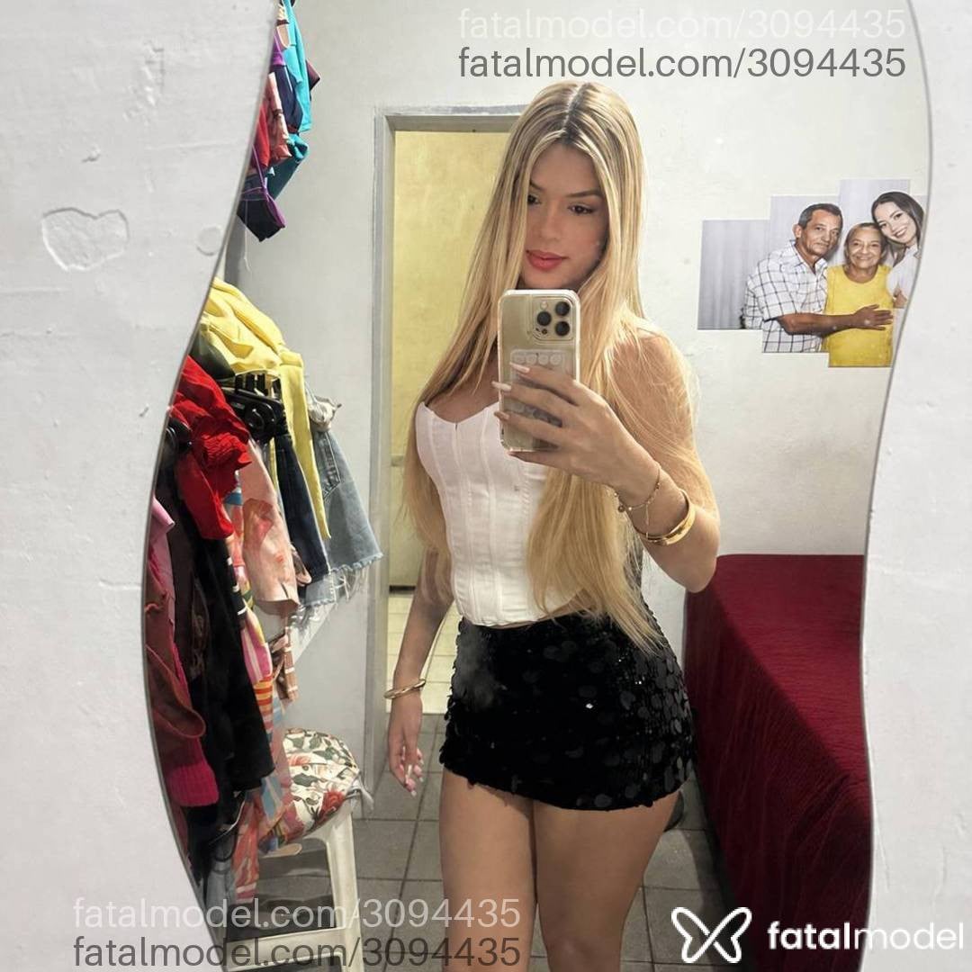 Acompanhante mulher trans com cabelo castanho de olhos castanhos - Angel