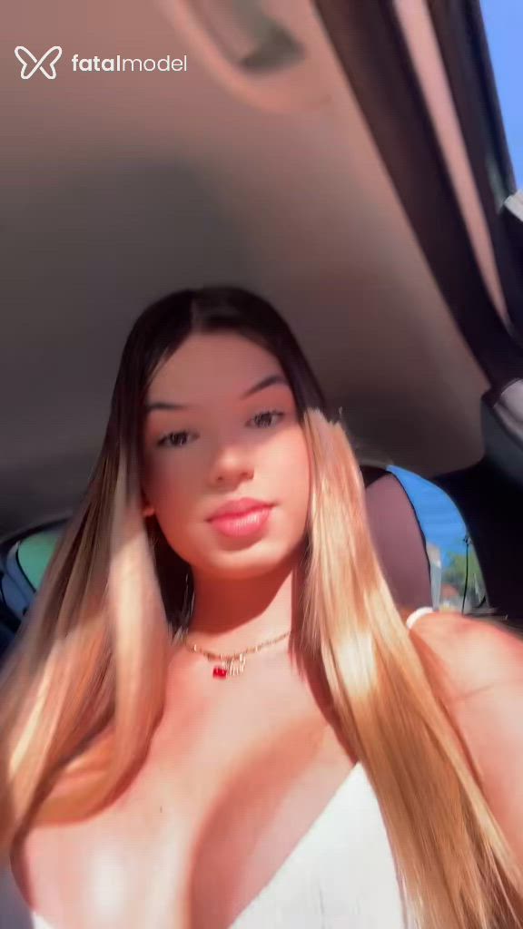 Acompanhante mulher trans com cabelo castanho de olhos castanhos - Angel