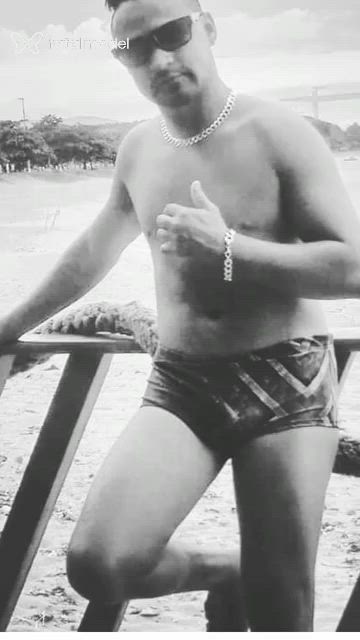 Acompanhante homem com cabelo castanho de olhos pretos - Delei Acompanhante homem com cabelo castanho de olhos pretos - Delei