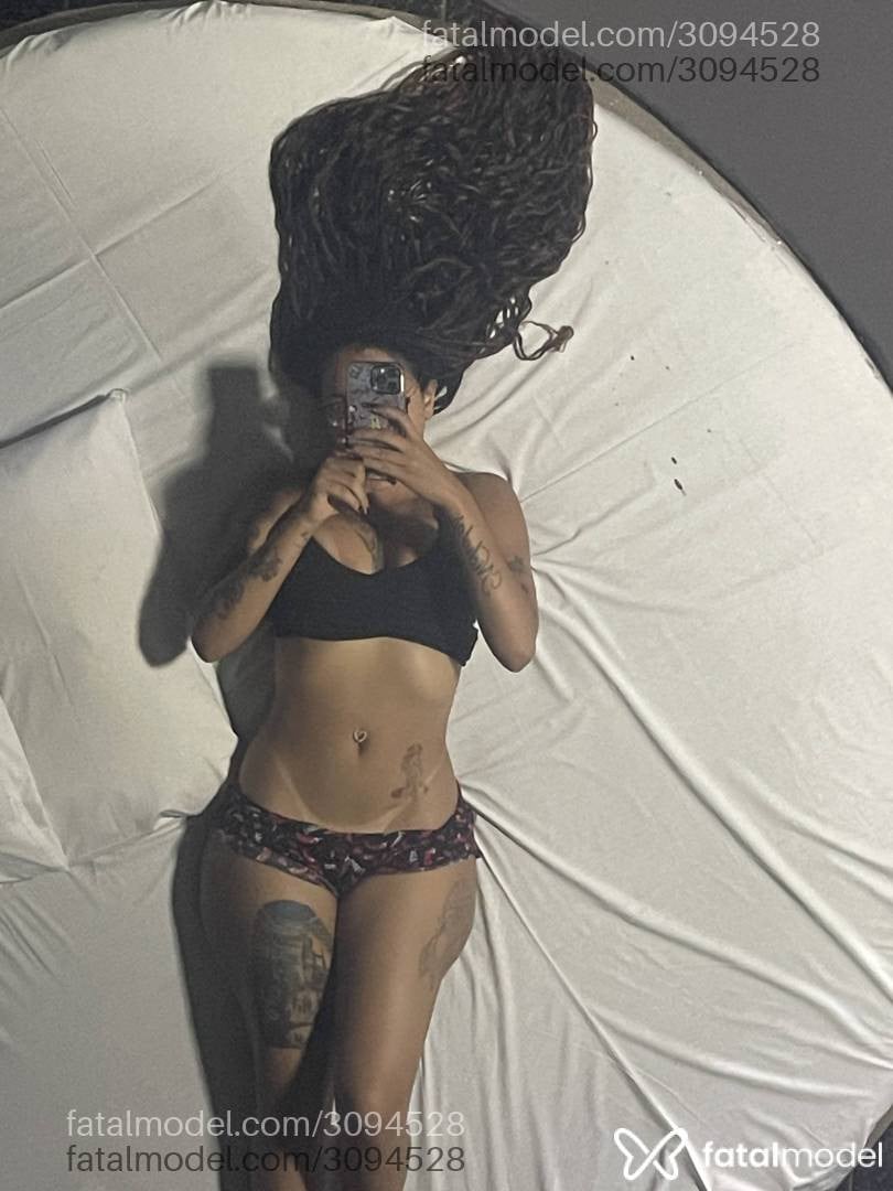 Acompanhante mulher com cabelo castanho de olhos castanhos - Candy